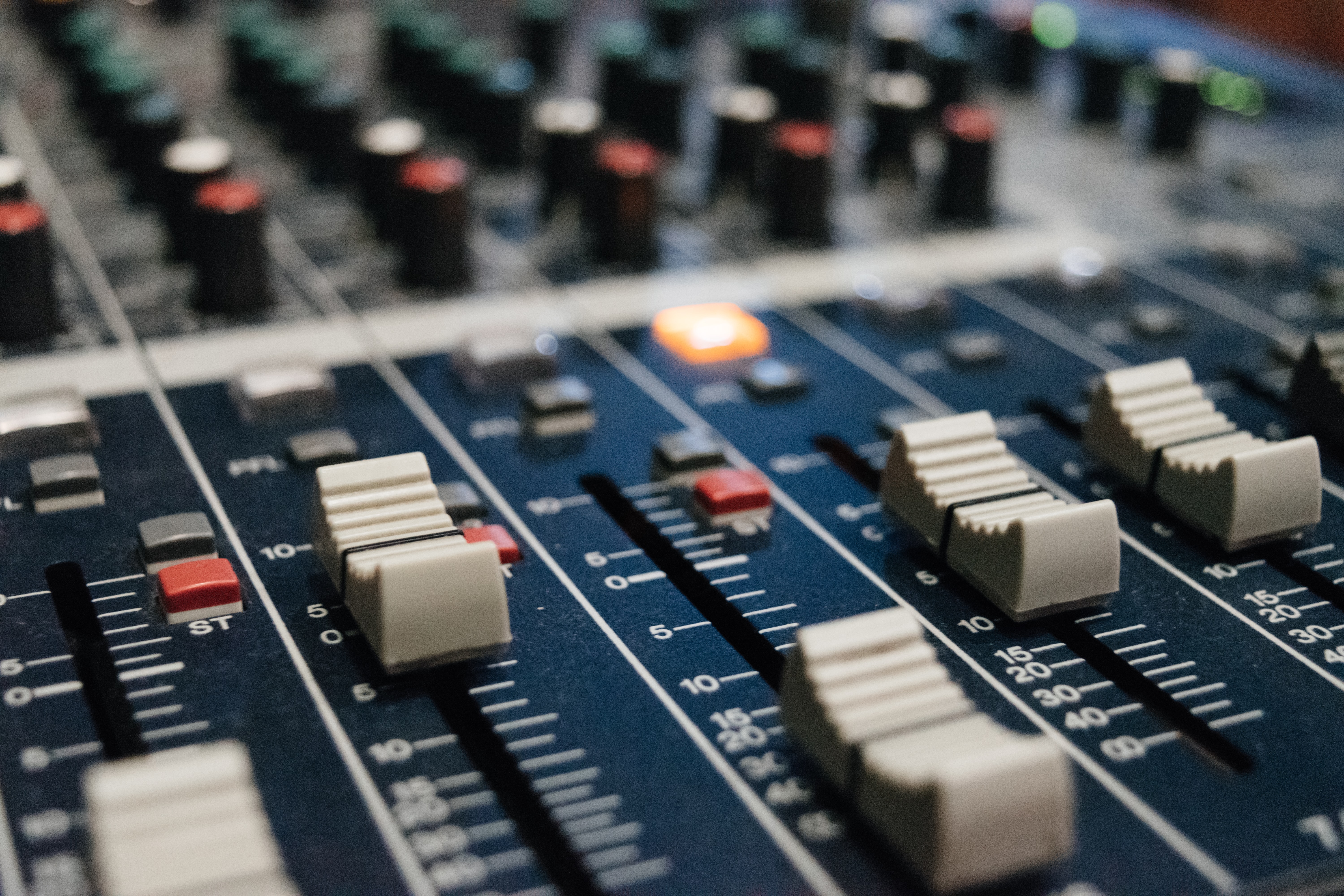 audio mixing board